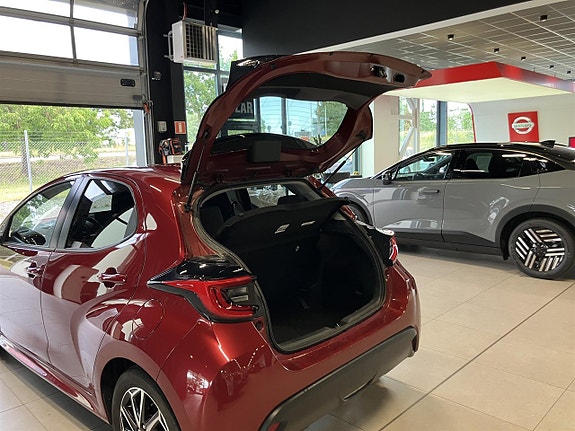 Toyota Yaris 10 of 11