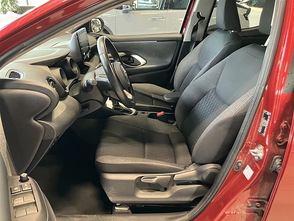 Toyota Yaris 7 of 11