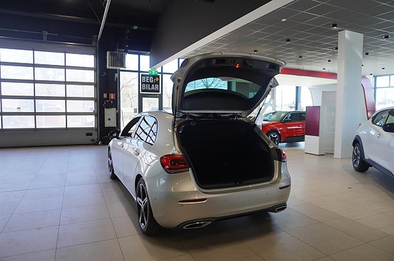Mercedes-Benz A200 9 of 16
