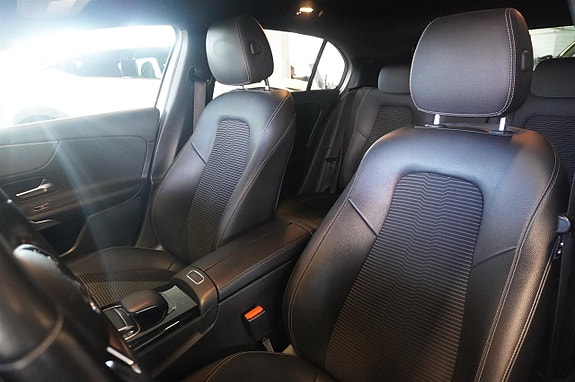 Mercedes-Benz A200 11 of 16