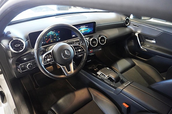 Mercedes-Benz A200 12 of 16