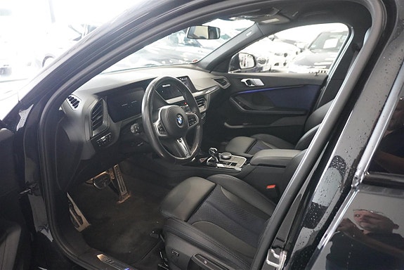 BMW 118i 6 of 8