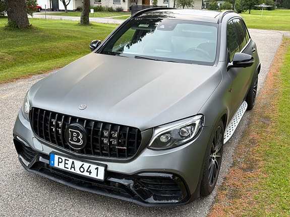 Mercedes-Benz GLC300 de 4 of 5