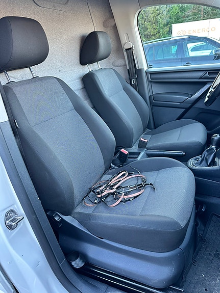 Volkswagen Caddy 2 of 5