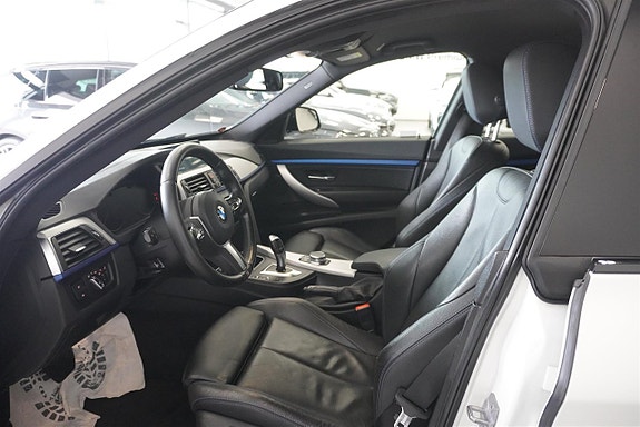 BMW 320i 6 of 10
