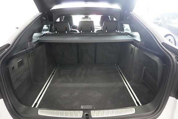 BMW 320i 8 of 10