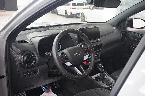 Hyundai Kona 2 of 5