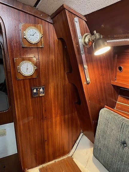 Välseglande och trygg Helmsman 31 – Klassisk halvtonnare i gott skick! 7 of 13
