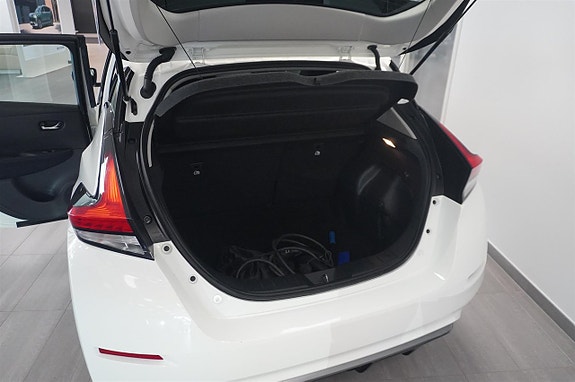 Nissan Leaf 9 of 14