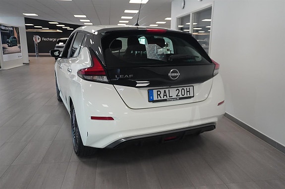 Nissan Leaf 3 of 5