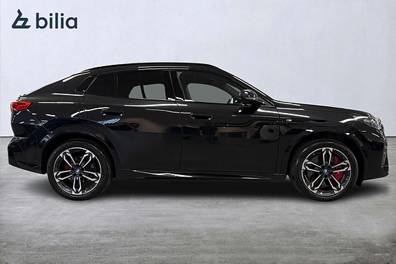 BMW iX2 16 of 18