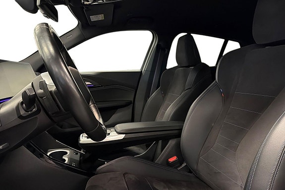 BMW iX2 12 of 18