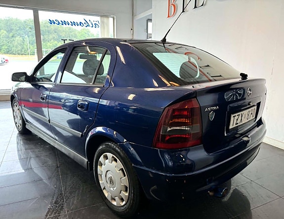 Opel Astra 4 of 5