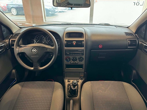 Opel Astra 9 of 18