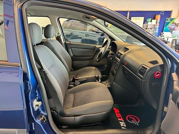 Opel Astra 11 of 18