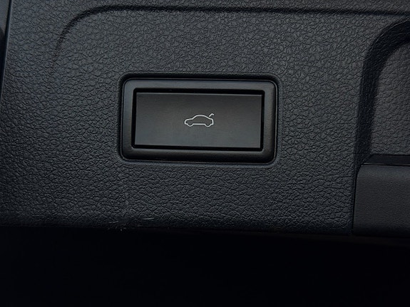 Volkswagen Passat Alltrack 9 of 27