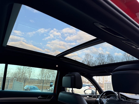 Volkswagen Passat Alltrack 22 of 27