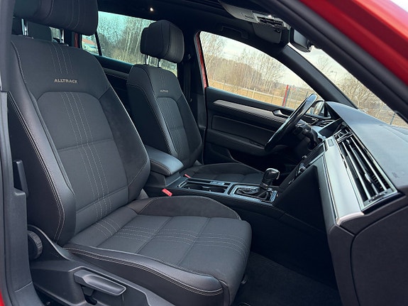 Volkswagen Passat Alltrack 19 of 27