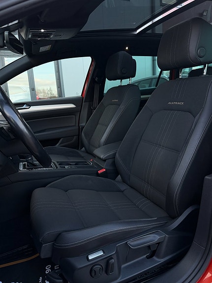 Volkswagen Passat Alltrack 17 of 27