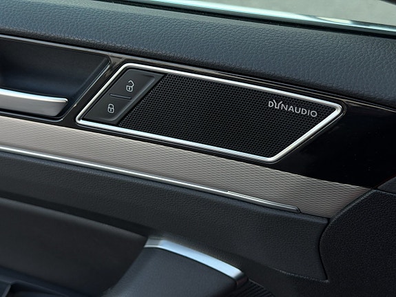 Volkswagen Passat Alltrack 16 of 27