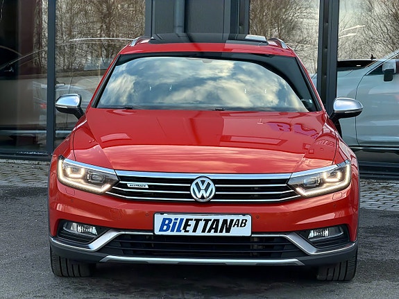 Volkswagen Passat Alltrack 3 of 27