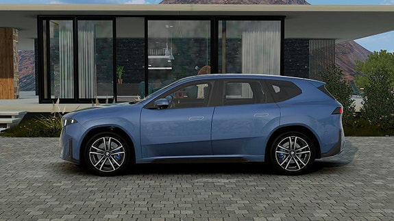 BMW iX3 4 of 13