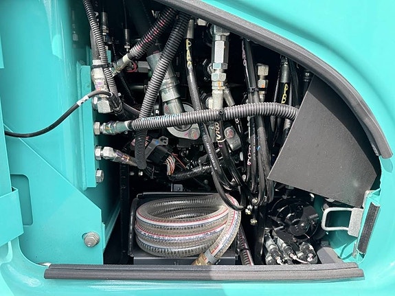 Kobelco SK 140 SR LC-7 2 of 5