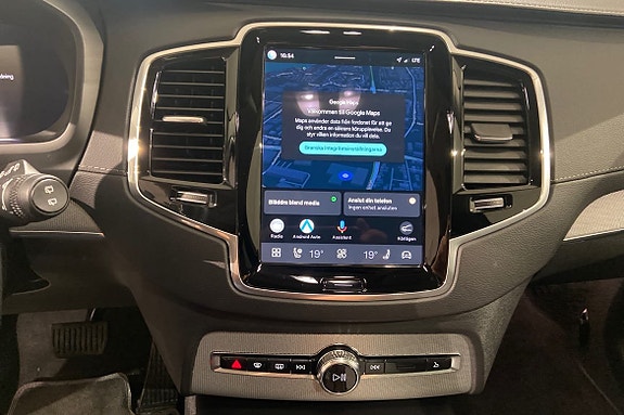 Volvo XC90 15 of 25
