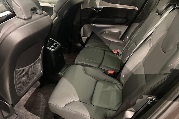 Volvo XC90 13 of 25