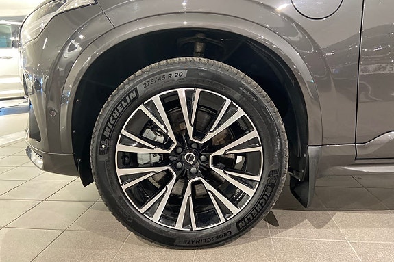Volvo XC90 17 of 25