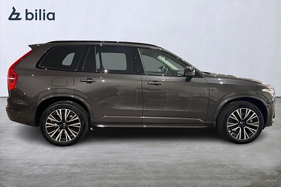 Volvo XC90 18 of 25