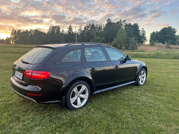 Audi A4 allroad 2 of 8