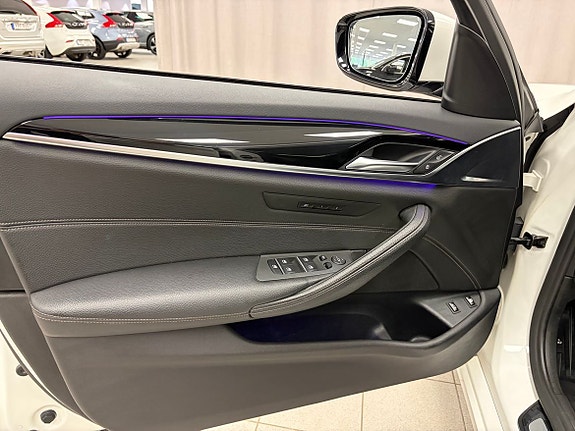 BMW 530e 5 of 5
