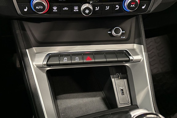 Audi Q3 18 of 26