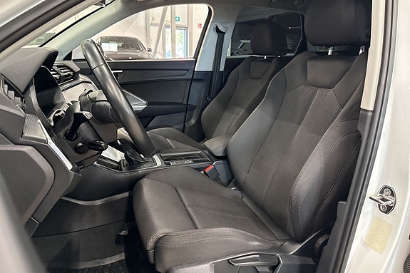 Audi Q3 20 of 26