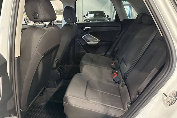 Audi Q3 23 of 26