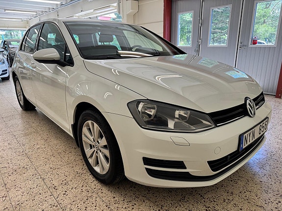 Volkswagen Golf VII 2 of 9