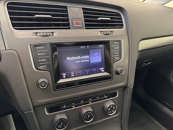 Volkswagen Golf VII 9 of 9