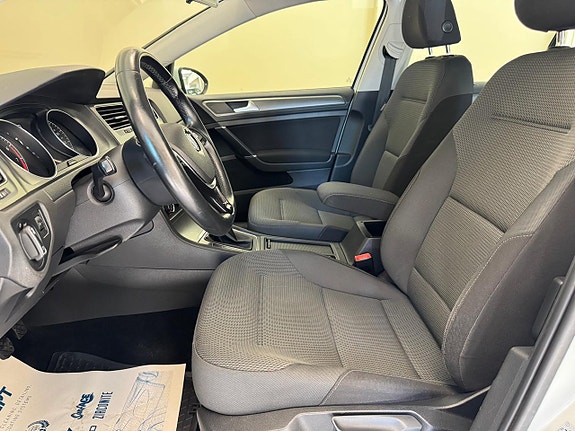 Volkswagen Golf VII 5 of 9