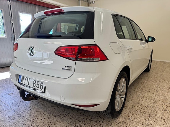 Volkswagen Golf VII 4 of 9