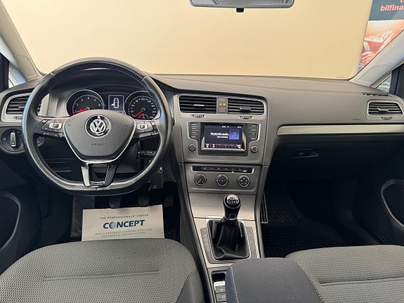 Volkswagen Golf VII 6 of 9