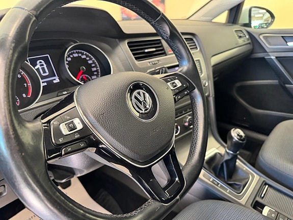 Volkswagen Golf VII 8 of 9