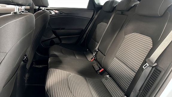 Kia Ceed 11 of 21