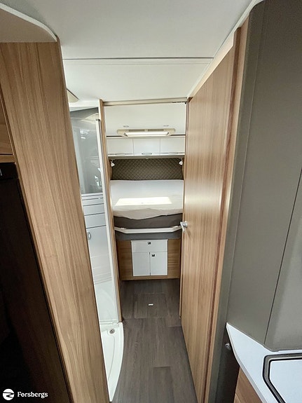 Adria Coral PLUS 670 DC / QUEENBED / ALDE / DRAGKROK 13 of 21