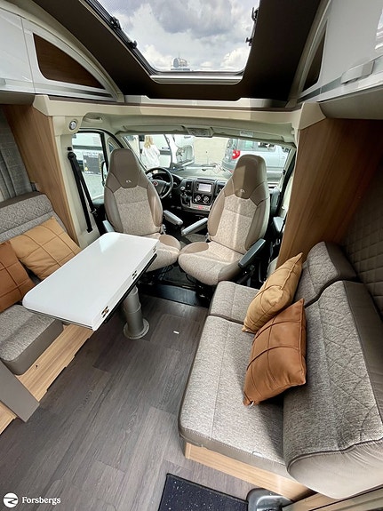 Adria Coral PLUS 670 DC / QUEENBED / ALDE / DRAGKROK 20 of 21