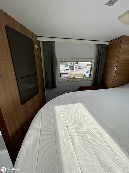 Adria Coral PLUS 670 DC / QUEENBED / ALDE / DRAGKROK 16 of 21