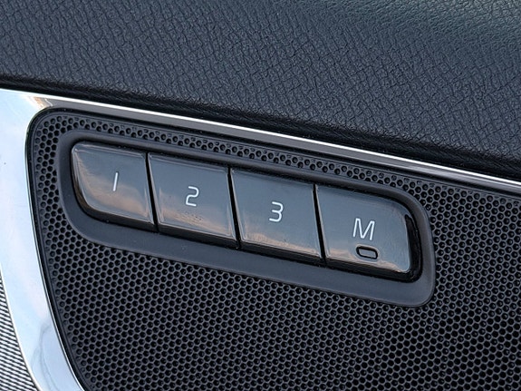 Volvo XC90 15 of 25