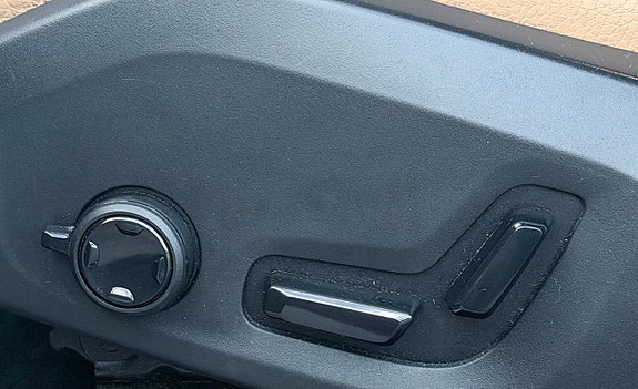 Volvo XC90 16 of 25
