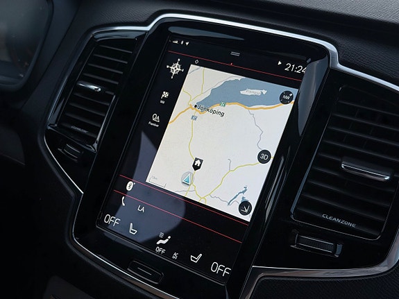 Volvo XC90 10 of 25