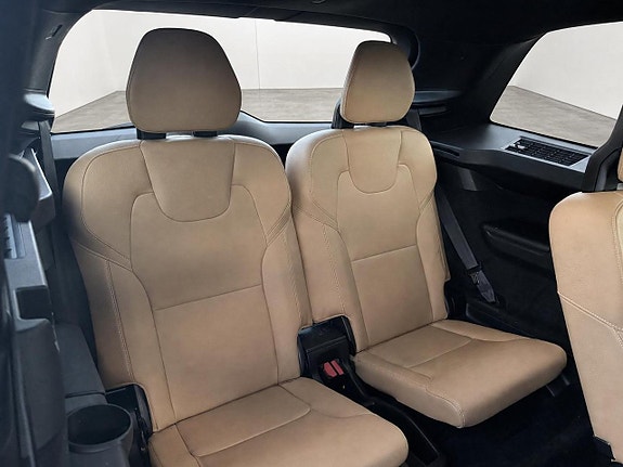 Volvo XC90 7 of 25